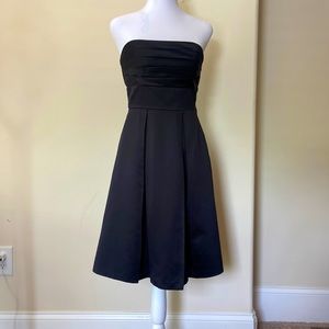 White House Black Market black strapless dress pleated mid-length size 2